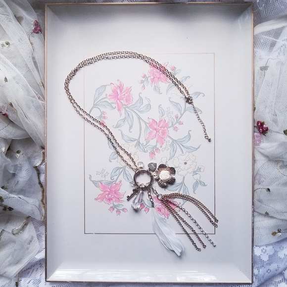 Long Charm Ring Necklace Goldtone Chains + Flowers - Picture 1 of 7